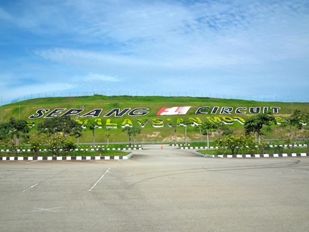 Hotel Time Boutique Nilai Exterior photo