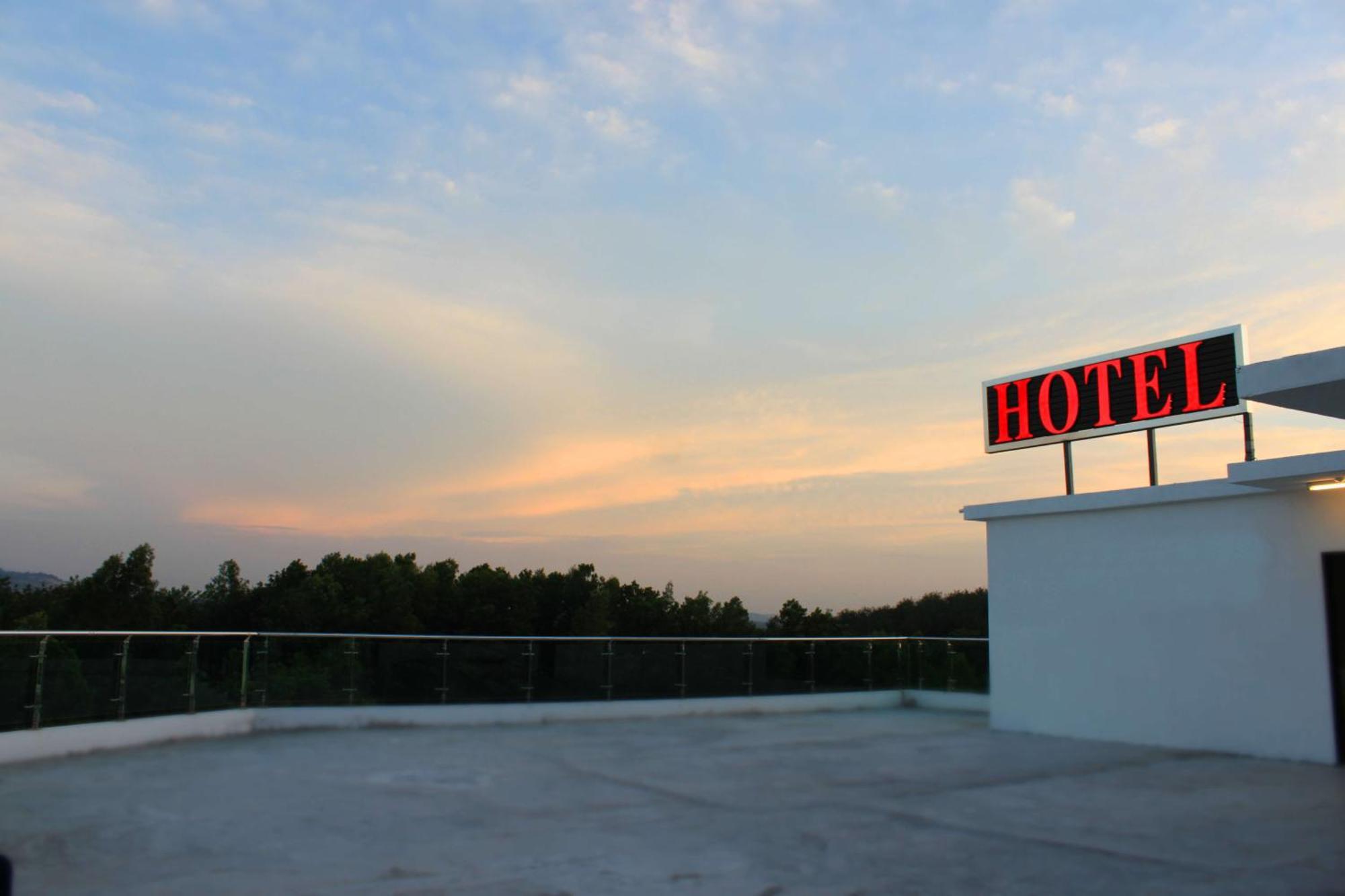 Hotel Time Boutique Nilai Exterior photo
